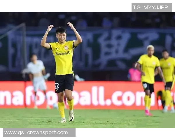 海港引进杨希旨在为右后卫位置培养新生力量以增强球队竞争力