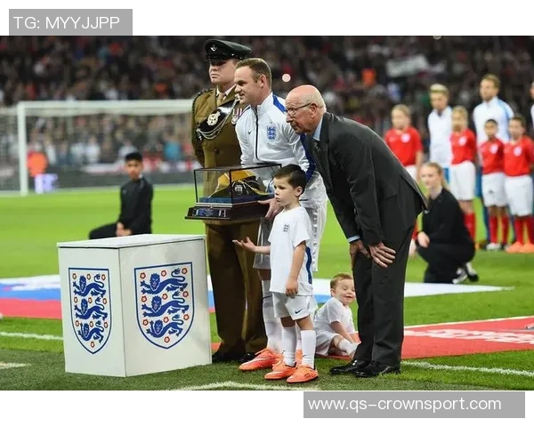 英格兰国家队庆祝鲁尼四十岁生日重温昔日辉煌瞬间 英格兰国家队庆祝鲁尼四十岁生日重温昔日辉煌瞬间