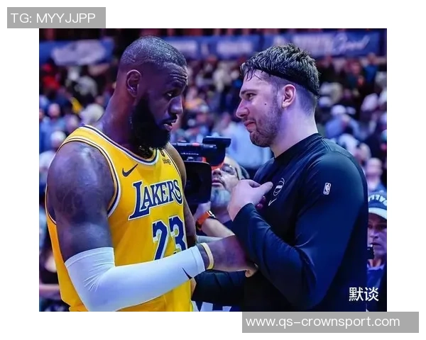 詹姆斯谈球队表现强调关键球能力并称赞第三节表现出色